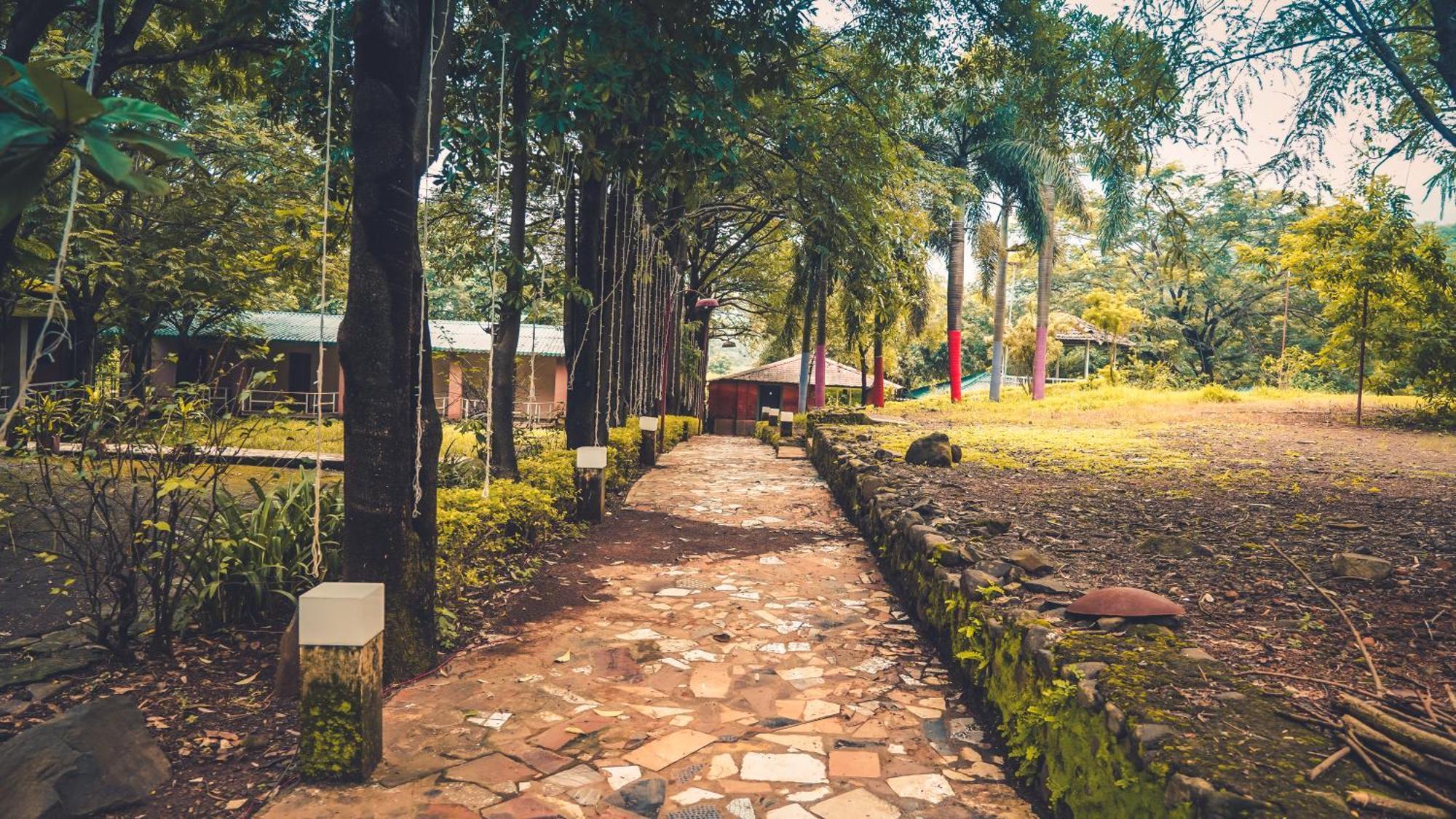 Whispering Peepul Resort Badlapur Exterior foto