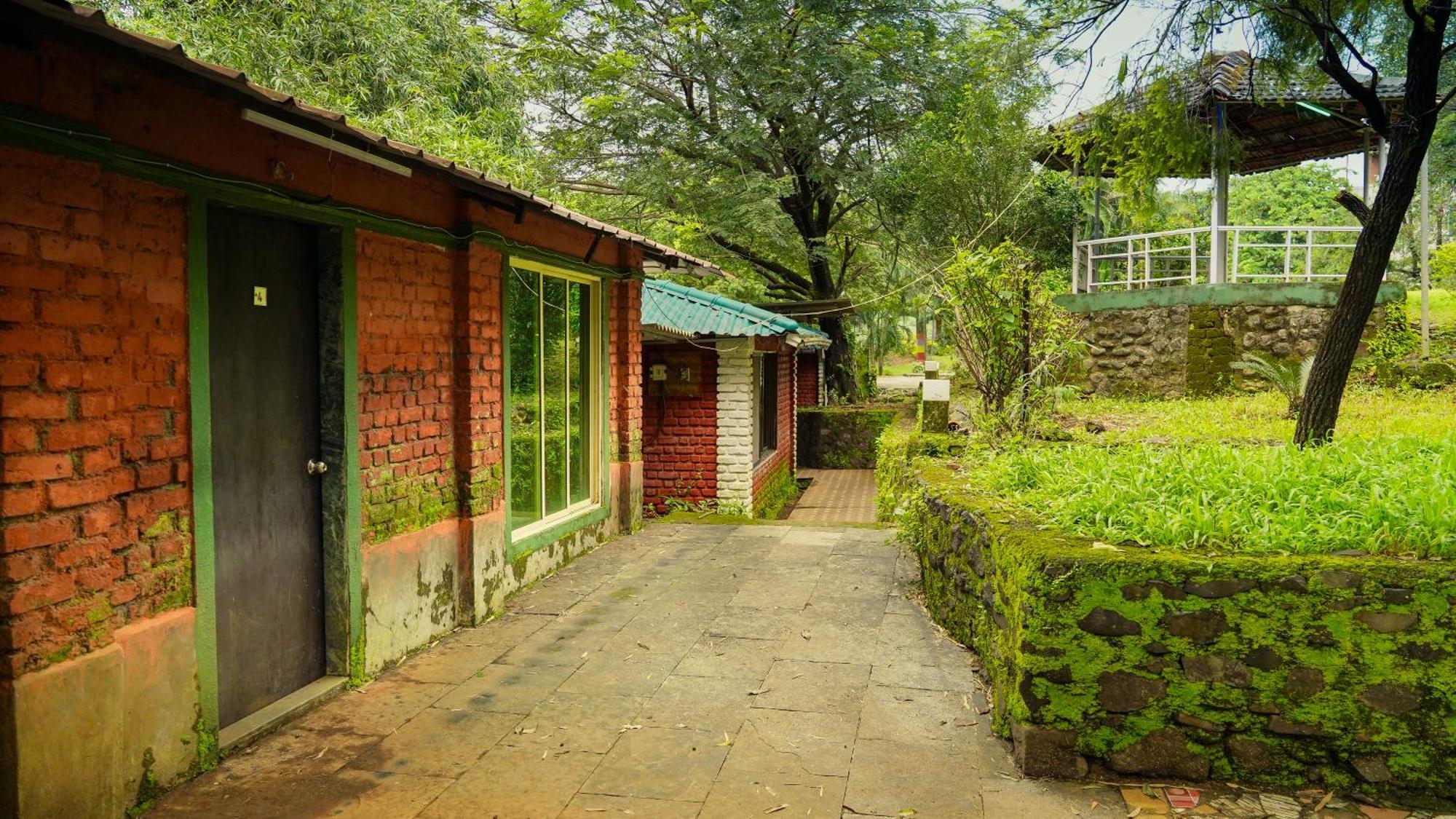 Whispering Peepul Resort Badlapur Exterior foto