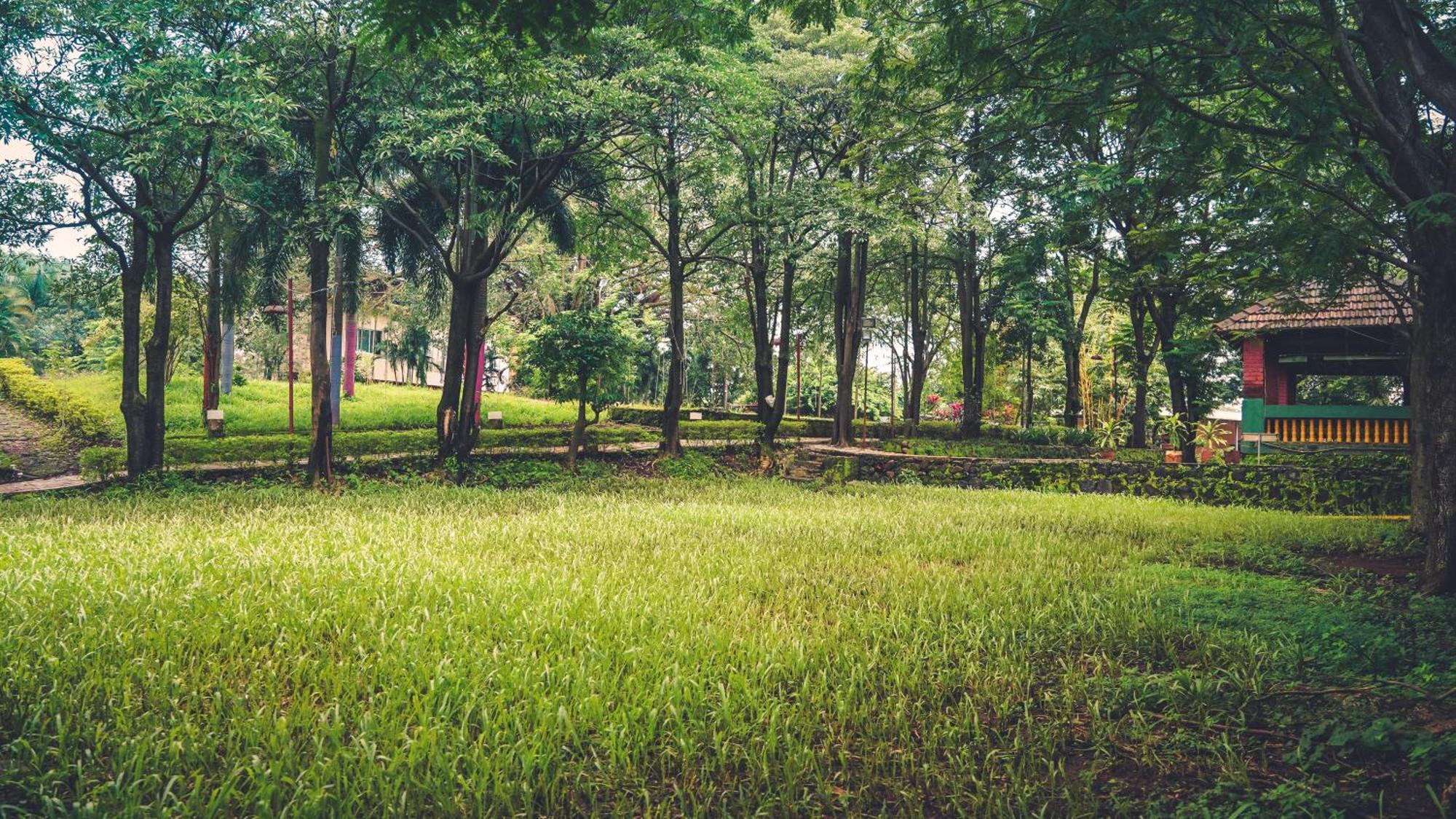 Whispering Peepul Resort Badlapur Exterior foto