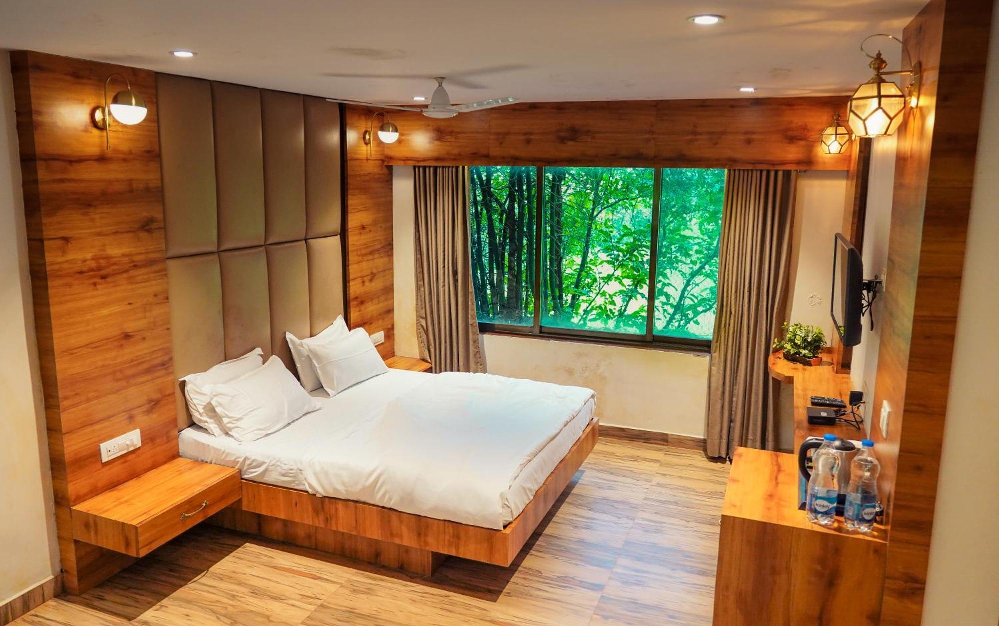 Whispering Peepul Resort Badlapur Exterior foto